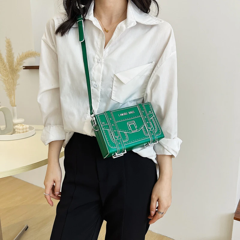 Ladies' new anime box shaped crossbody bag fashionable two-dimensional small square bag high-end sense crossbody shoulder bag
