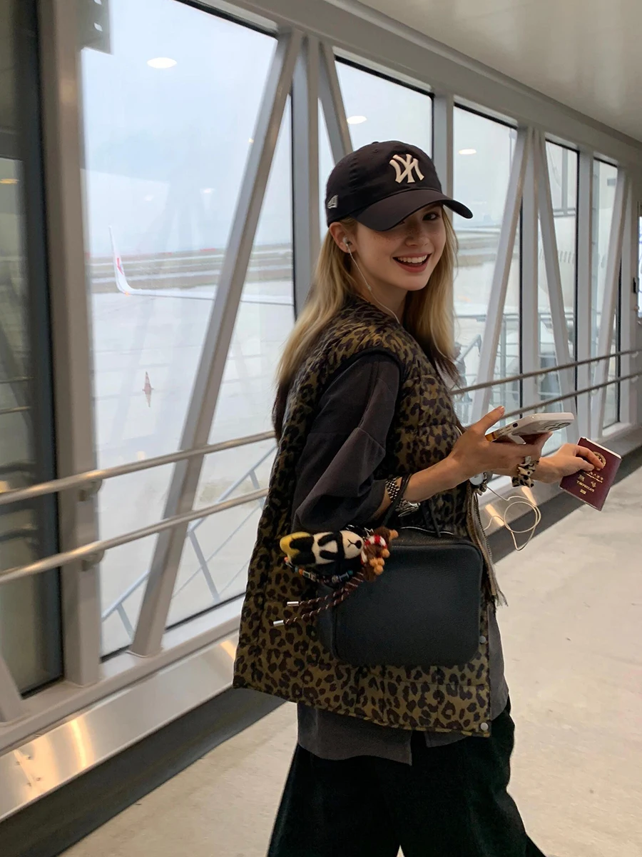 

Женский осенне-зимний новый жилет с леопардовым принтом и v-образным вырезом, хлопковая куртка, универсальная верхняя одежда для пар