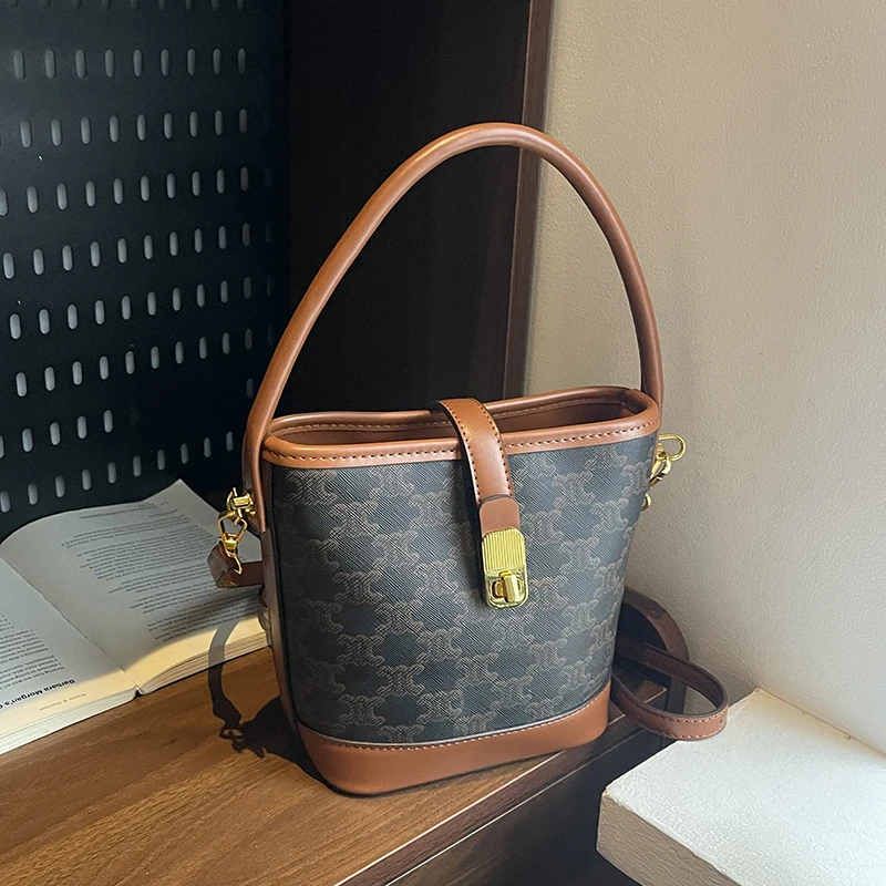 

Sleek Women Crossbody Bag Vegan Leather Shoulder Purse Ladies Compact Handbag With Card Slots Phone Pocket