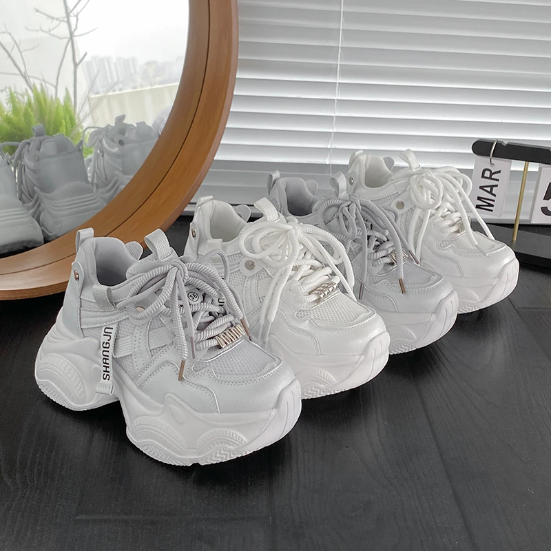 

Новые женские повседневные кроссовки на платформе с внутренней танкеткой, весна 2026