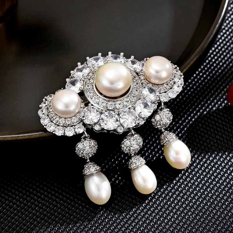 

European-style Design Luxury Zirconia Elegant Temperament Classic High-end Freshwater Pearl Tassel Brooch Pin Woman Accessories