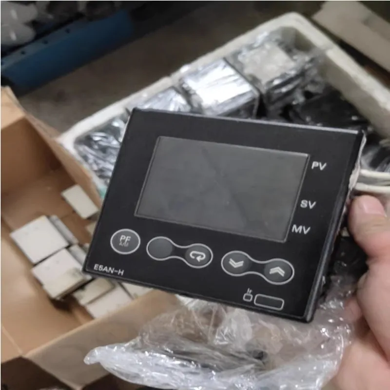 

Brand new original thermostat E5EN-HAA2HB