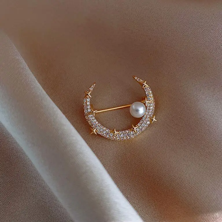 New Fashion Design Flash Rhinestone Moon Imitation Pearl Brooch Fashion Temperament Clothes Accessories Wholesale