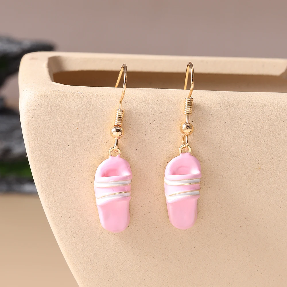 Aihua Kawaii Cartoon Hut Ohrringe Persönlichkeit Baseballkappe Strandpantoffel Hängeohrringe für Frauen Männer Urlaubsschmuck Geschenke – Detail 16