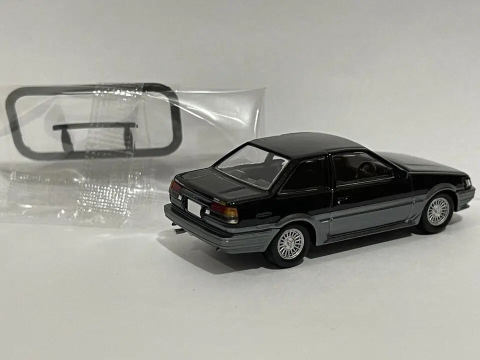 Tomica Limited Vintage Neo Tomytec LV-N304b Corolla Levin AE86 2 Door GT Diecast Model Car Collection Limited Editon Hobby toys