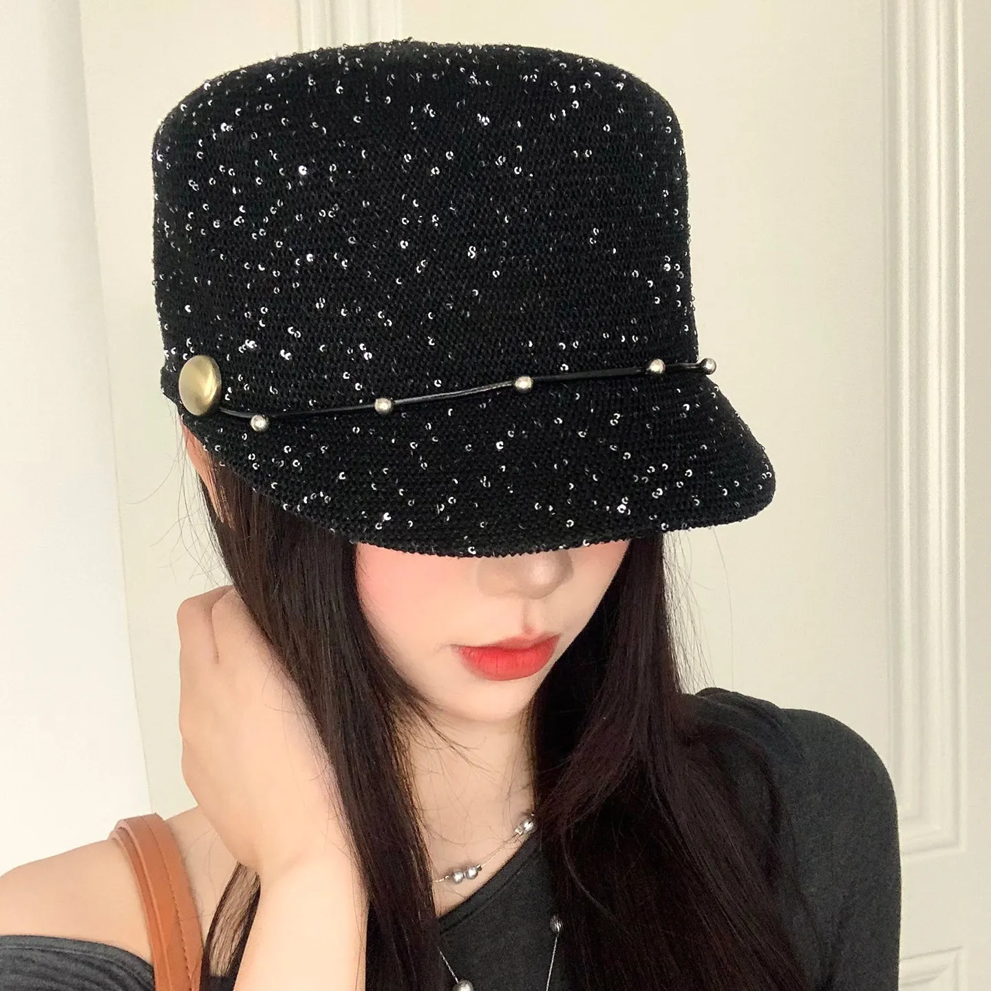 Champagne Gold Vintage Old Money Style Sequin Equestrian Hat Women Spring Summer Hollow Out Metal Buckle Face Slimming Flat Cap