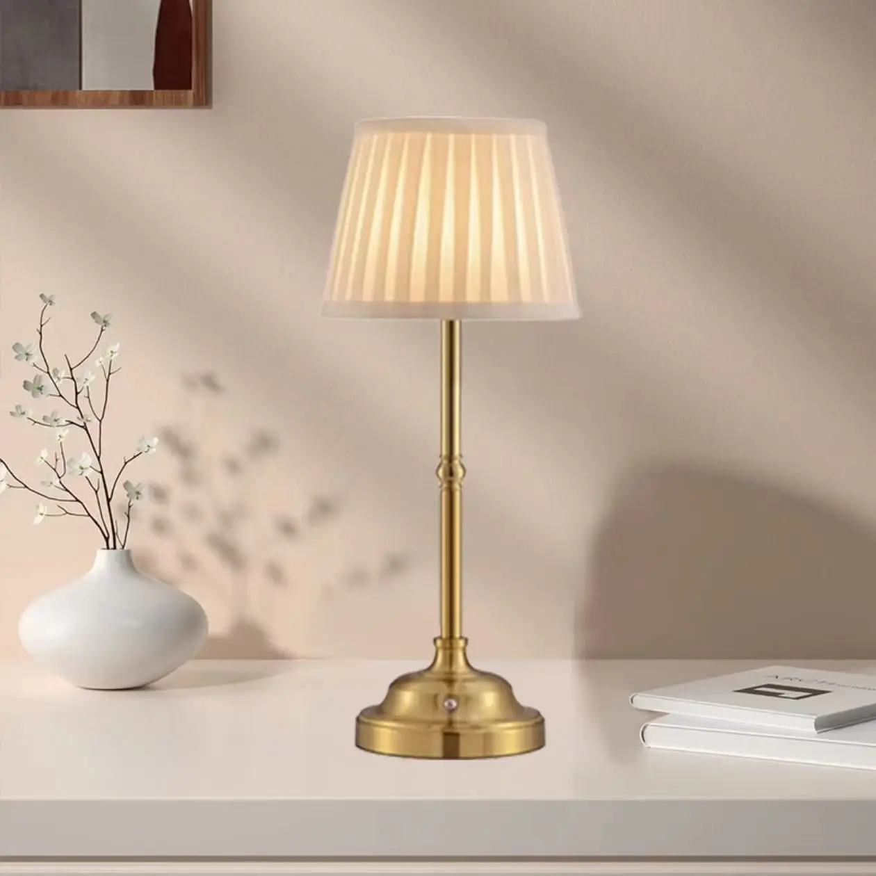 

Modern minimalist American USB charging desk lamp, suitable for living room, kitchen, bedroom and study