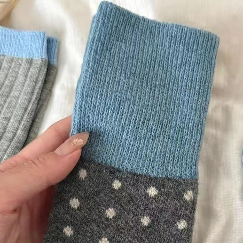 1/4 Paar Herbst Winter Grau Blau Mid Tube Socken Koreanische Version Modische Gerollte Kante Streifen Weiche Bequeme Casual Socken – Detail 5