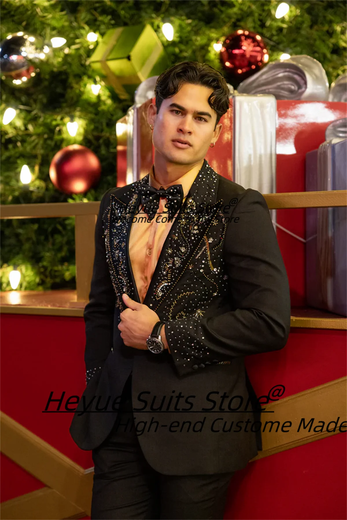 

Великолепные формальные свадебные смокинги со стразами для жениха, индивидуальные приталенные мужские костюмы с пиковыми лацканами, роскошные комплекты из 2 предметов, мужские пиджаки для выпускного вечера