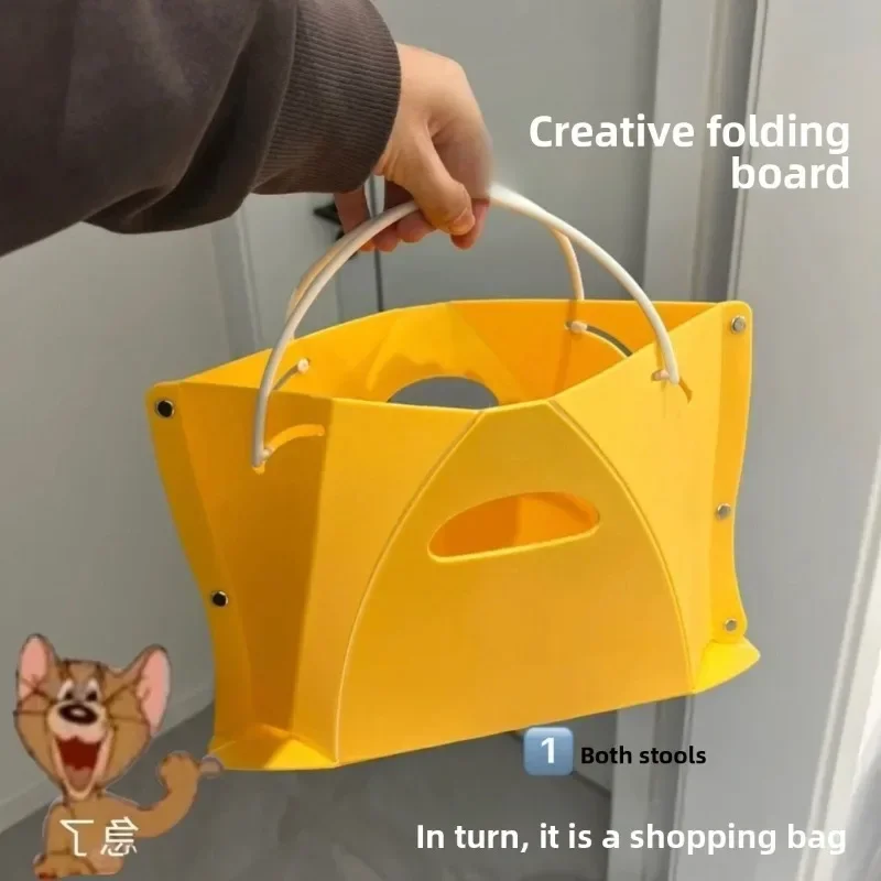 كرسي قابل للطي موفر للمساحة، مقعد بلاستيكي رفيع للغاية للتخييم والسفر والمنزل، مقعد محمول خفيف الوزن للاستخدام في الهواء الطلق