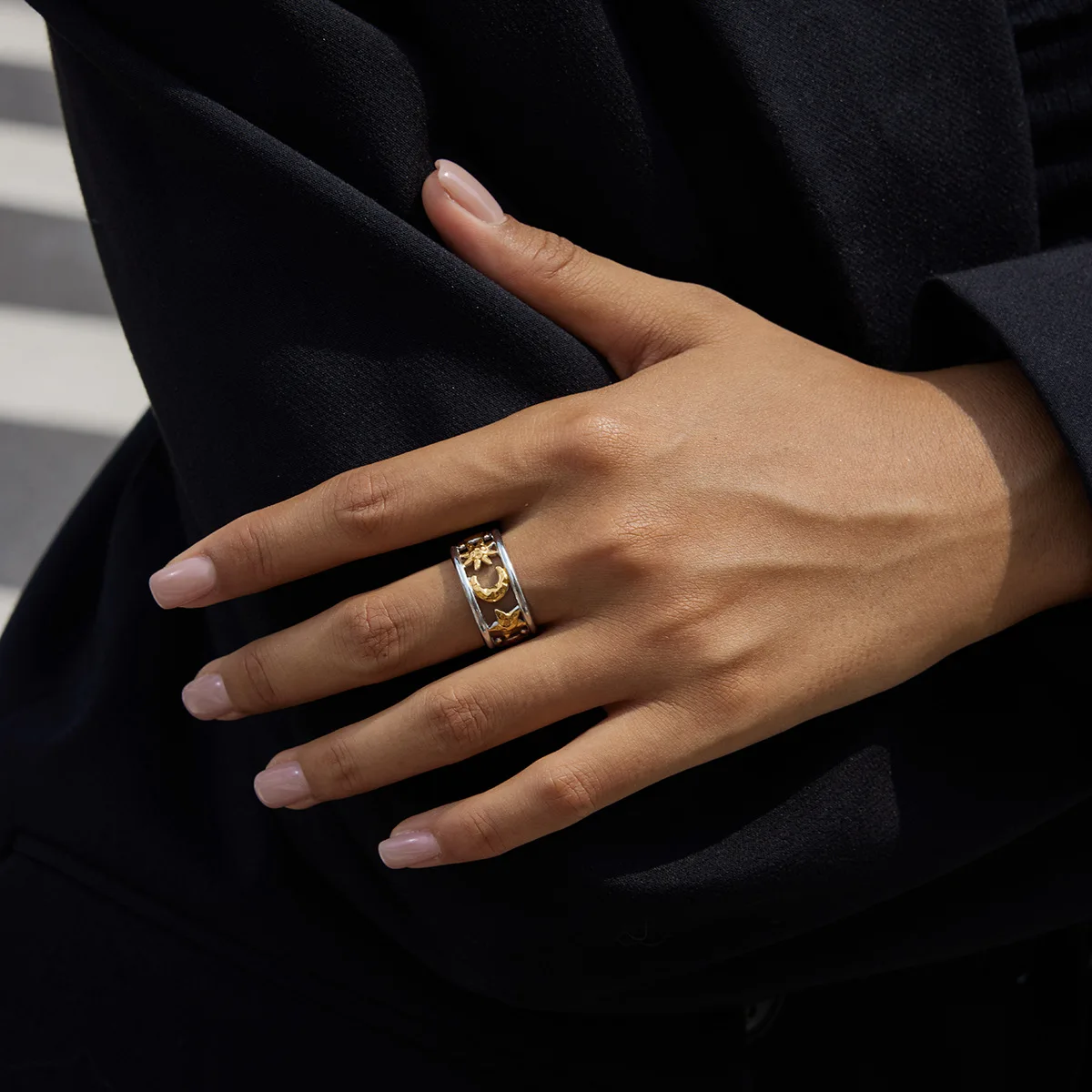 YHTOT Fashion Trend Moon Star Ring 18k Gold Color Plated Stainless Steel Hollow Stackable Ring кольцо женское
