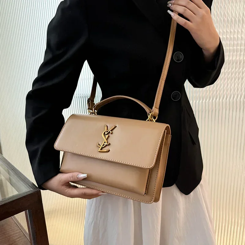 

Stylish Women's Messenger Bag in Genuine Leather, Crossbody Tote By Luxury Brand, Famous Designer Elegant Classic