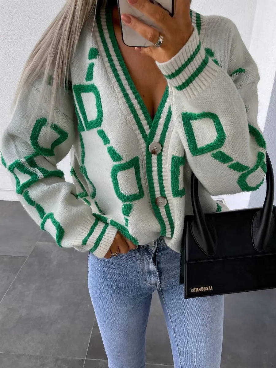 

2024 Autumn Winter Knitted Fashion Women Long Sleeve Loose V-Neck Sweater Thick Warm Female Green Casual Print Cardigan