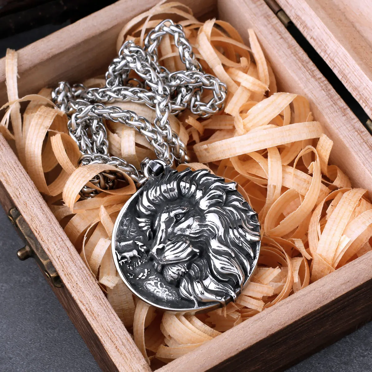 Nordic Vikings Lion Necklace Men\'s Stainless Steel Punk Biker Fashion Vintage Pendant Necklace Hip Hop Chain Animal Jewelry Gift