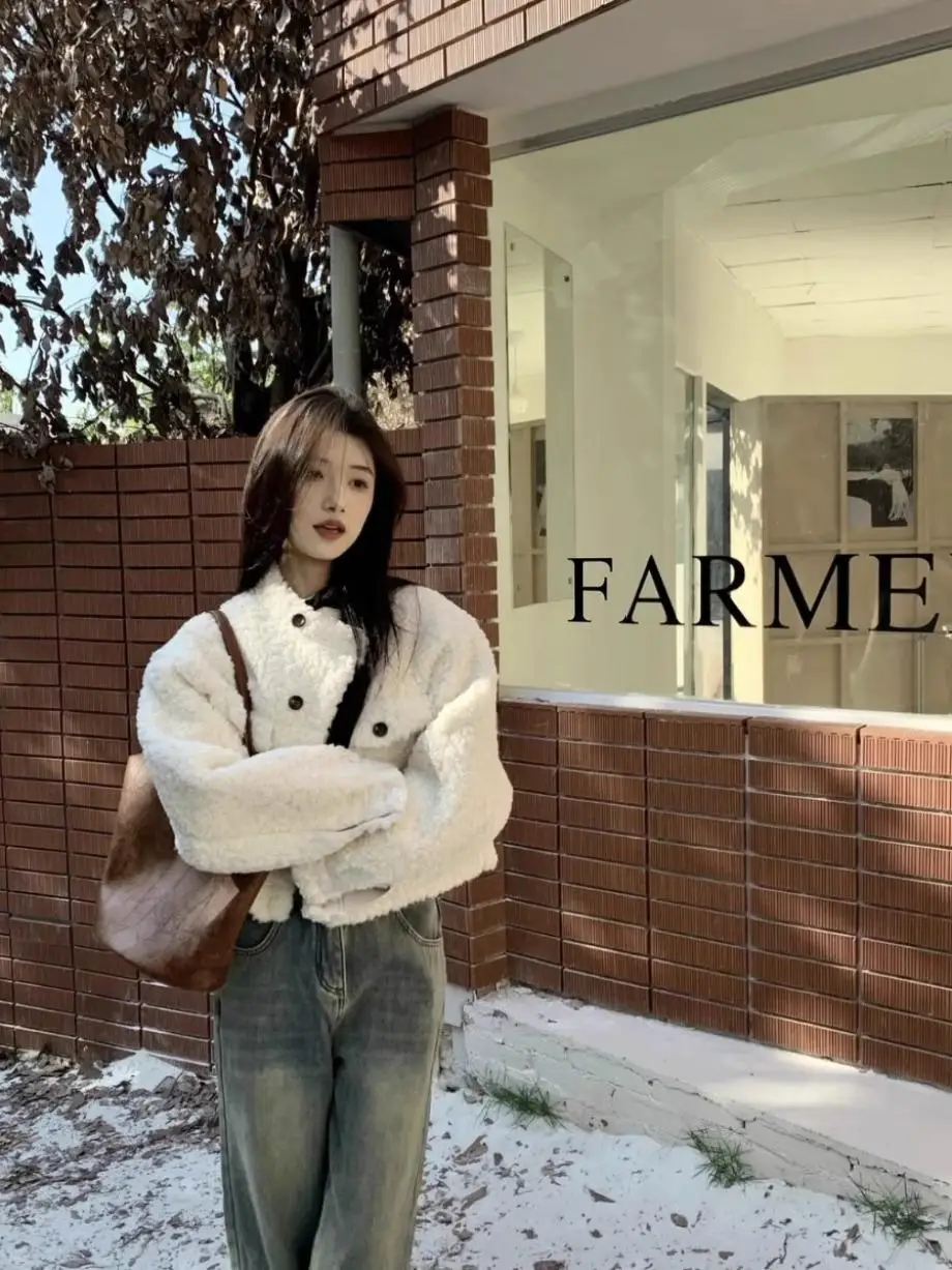 

Lamb Wool Jacket Top Woman Illusion Two Pieces Mock Imitation Fake False Artificial Synthetic Simulated Ersatz Substitute Ladies