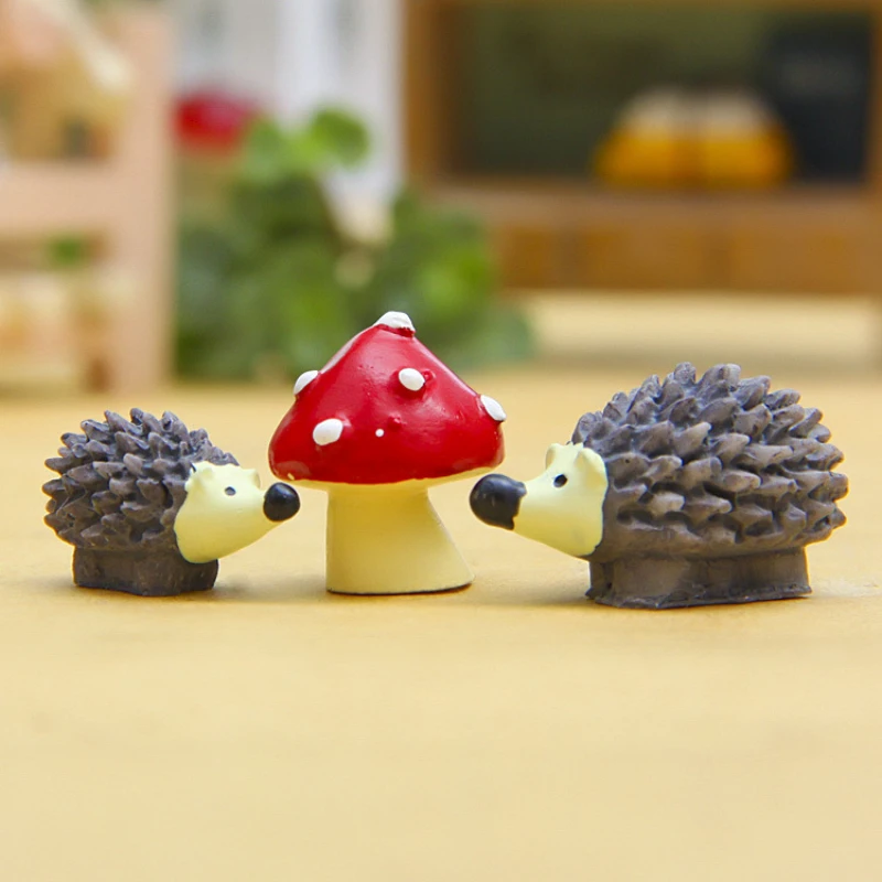 free shipping 3Pcs/hedgehog with mushrooms/cute animal/fairy garden gnome/moss terrarium/crafts/home decor/diysupplies/figurine