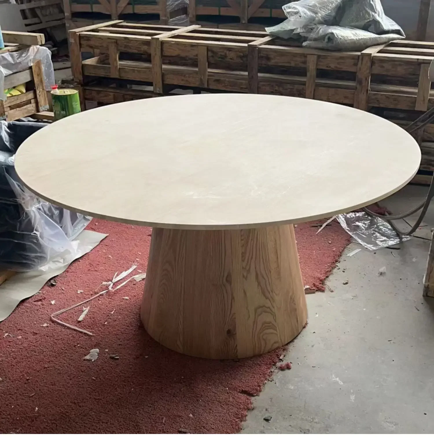 Обеденный стол из натурального мрамора Гостевой ресторан Светлый роскошный обеденный стол из травертина Атмосфера отеля Скандинавский круглый ретро