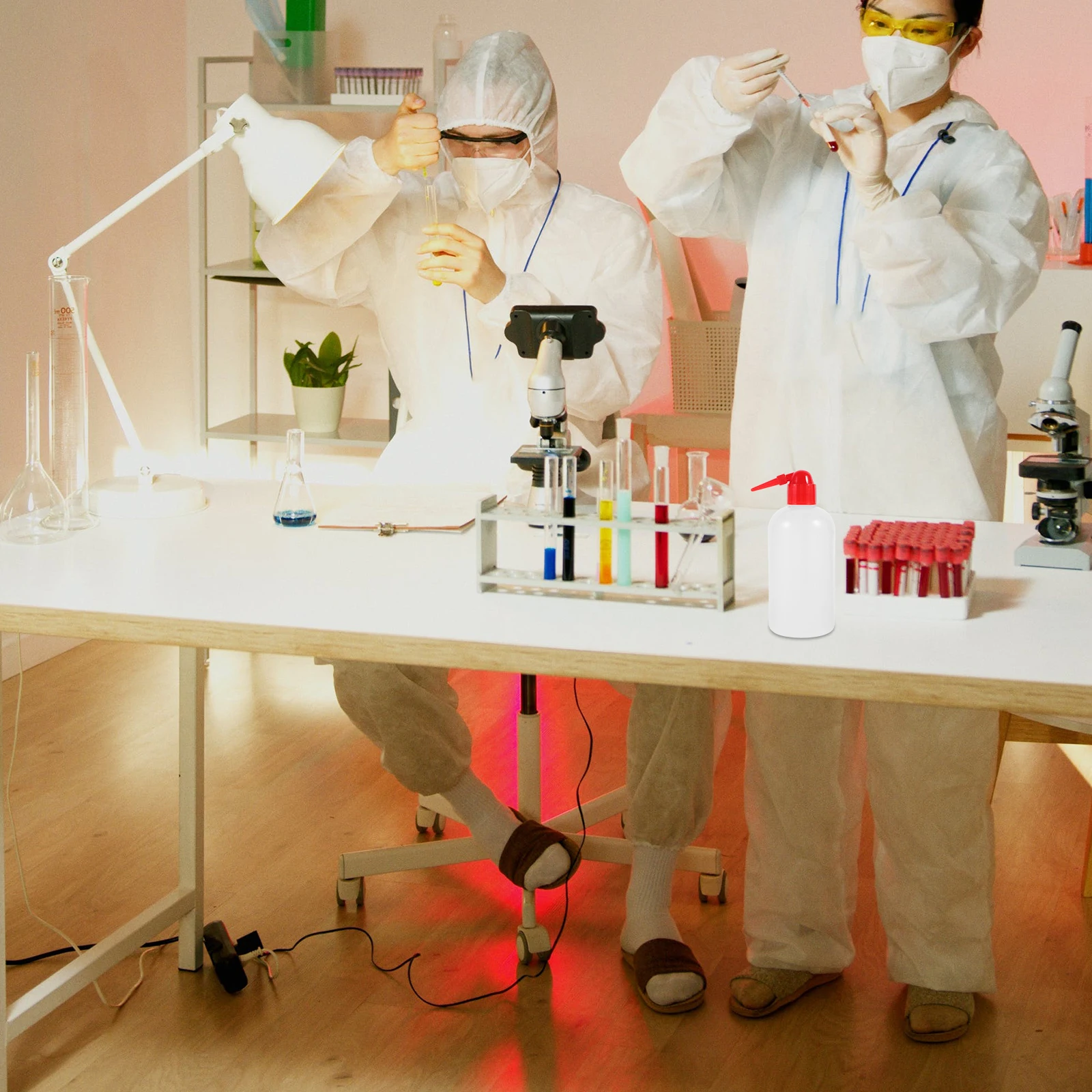 

2Pcs Graduated Narrow Mouth Washing Bottle Plastic Wash Bottle for Laboratory Portable Practical Liquid Measuring