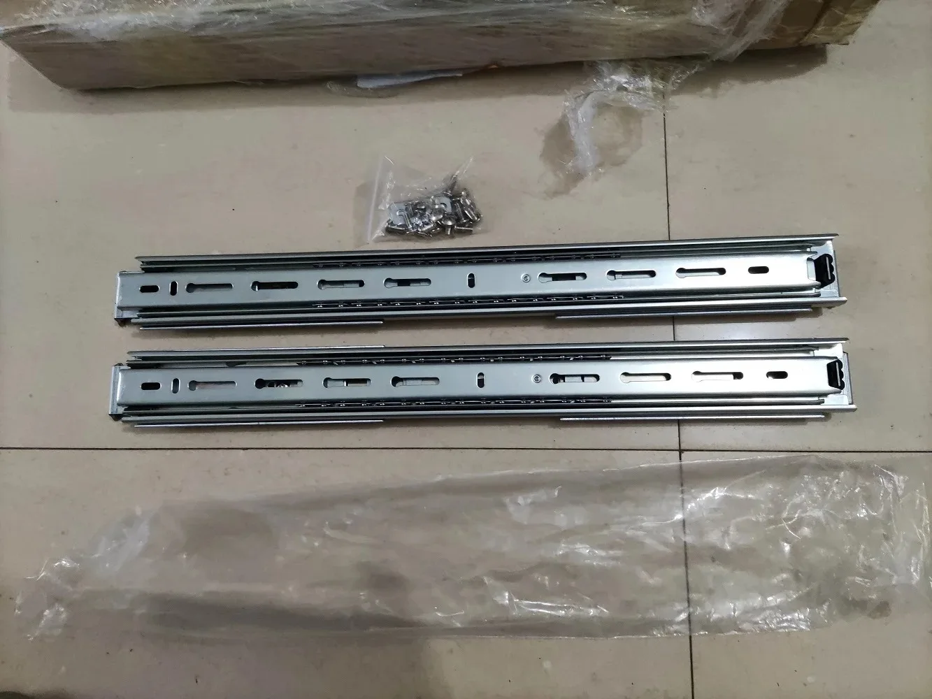 rails-de-chassis-de-serveur-450-650-mm-1u-2u-3u-4u-pour-applications-de-montage-en-rack-adaptes-a-diverses-armoires-ideaux-pour-le-montage-de-serveurs-en-rack