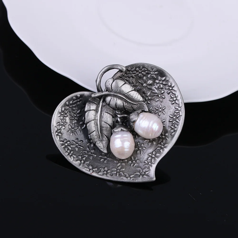 New Arrive Vintage Geometric Metal Brooch Imitation Pearl Rhinestone Brooches for Women Wedding Dress Jewelry Anniversary Gift