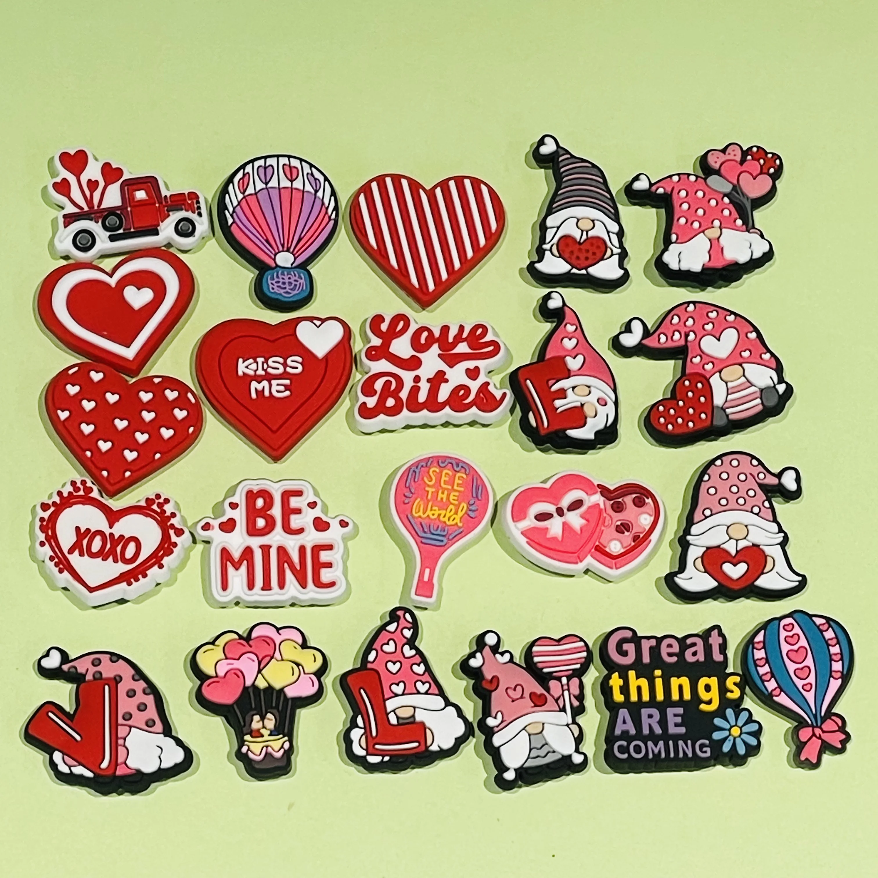 

New 1pcs Love Heart Great Things Are Coming Kiss PVC Shoe Charms Accessories Garden Shoes Buckle Decoration Valentine's Day Gift