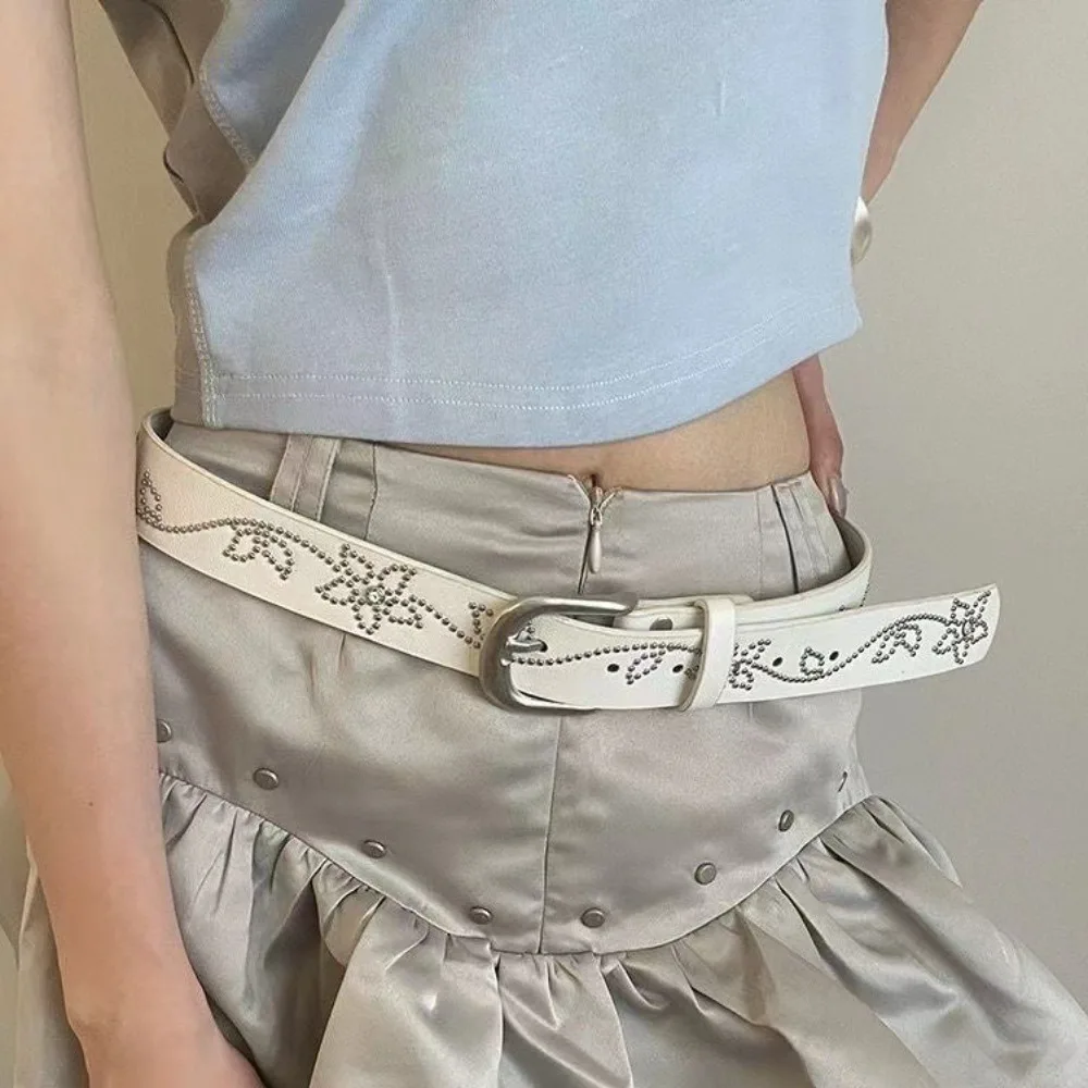 

Unique Flower Rhinestone Belt Y2K White Rivet Belt Black Pin Buckle PU Leather Waistband Decorative Jeans
