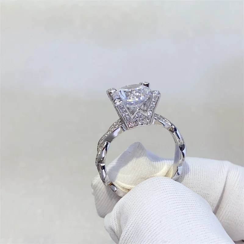 Temperament Moissanite PT950 Platinum 2 Carat Full Diamond Cross Ring for Women, luxury ornament to enhance overall temperament
