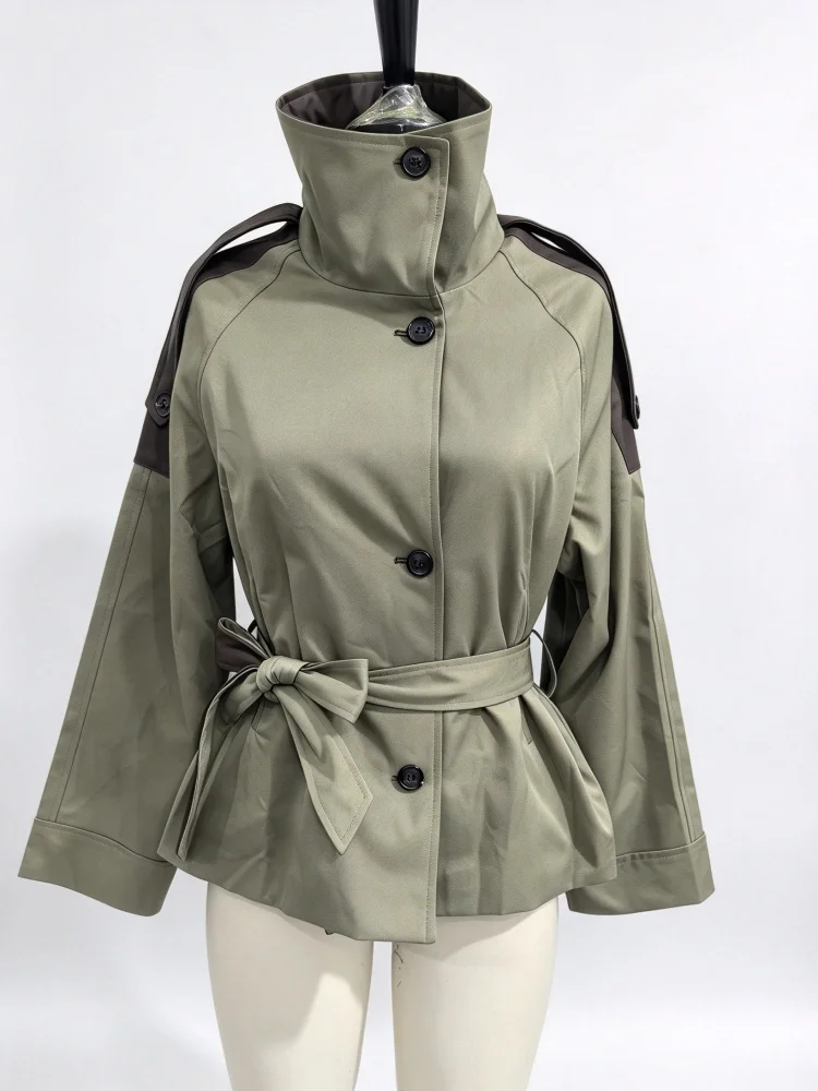 Damen Kurzer Trenchcoat aus Kunstleder mit Gespleißten Schulterklappen, Gürtel in der Taille, Locker Geschnittene Khaki Kurze Jacke, Vintage 2026 Damen Oberbekleidung – Detail 2