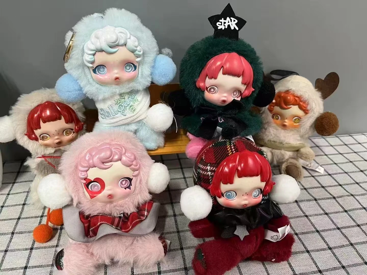

MART SKULLPANDA Winter Symphony Series Blind Box Guess Bag Mystery Box Toys Doll Kawaii Anime Figure Ornaments Gift