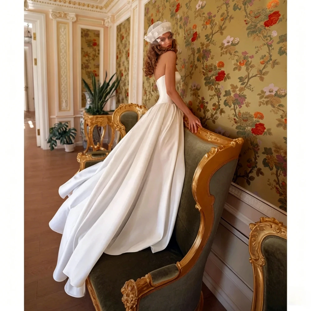 Customized Boho A Line Wedding Dress Sweetheart Strapless Sleeveless 3D Floral Decor High Split Soft Silky Satin Bridal Gown