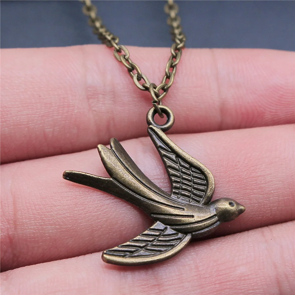 Dropshipping Antique Bronze Color 29x28mm Flying Bird Swallows Pendant Necklace For Women