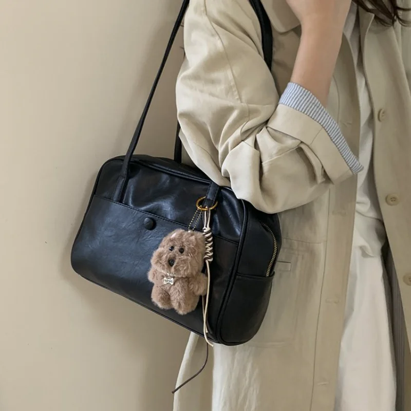 

Темно-коричневая винтажная сумка через плечо из мягкой кожи с плюшевым брелоком-медведем, женская повседневная сумочка с регулируемым ремнем для ежедневного использования