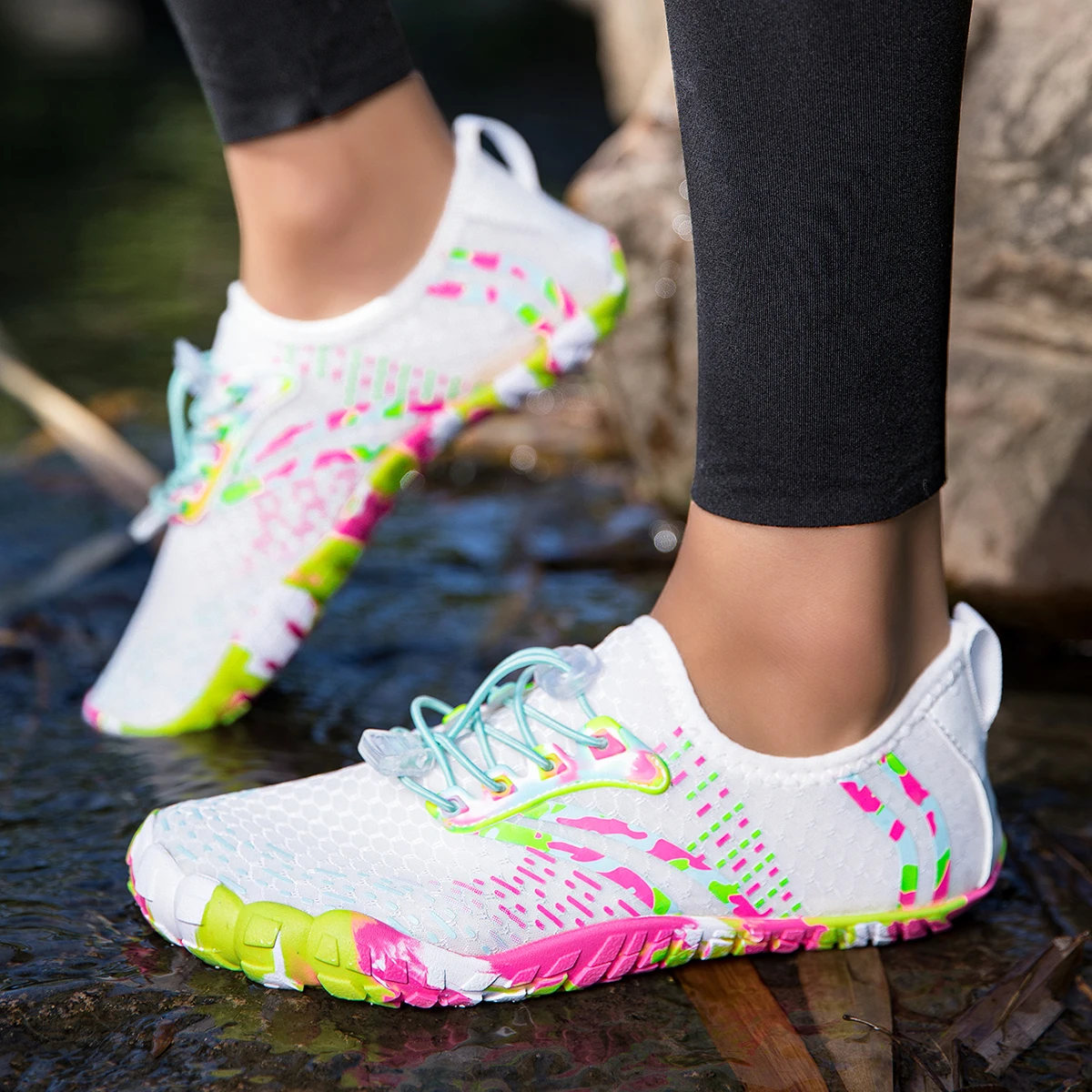 

New women's beach shoes, wading shoes, Shuoxi shoes, training shoes, swimming shoes, light and comfortable, anti-slip wear