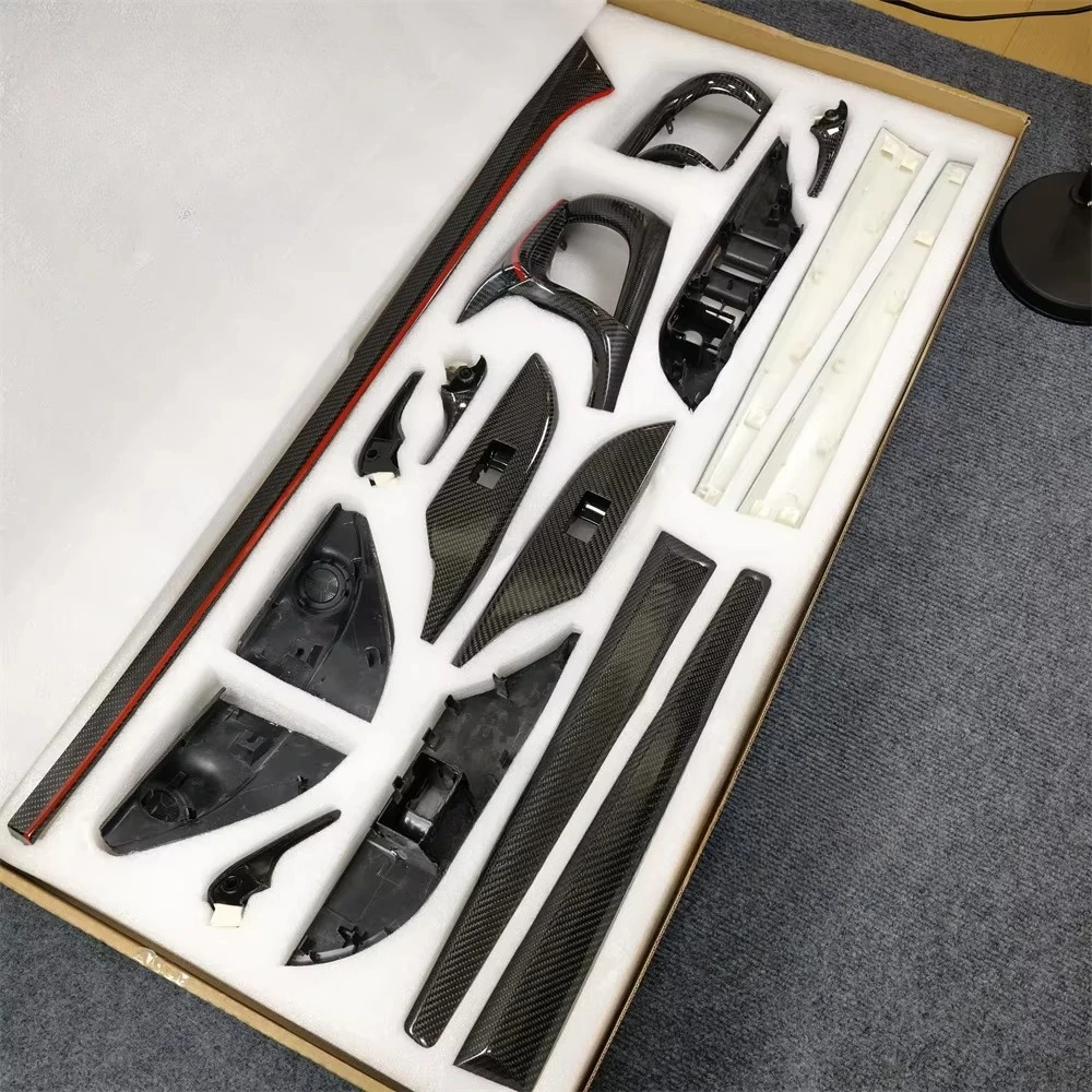 Luxury Carbon Fiber Fully Packaged Automotive Interior for  Hilux Right Driver Door Panel