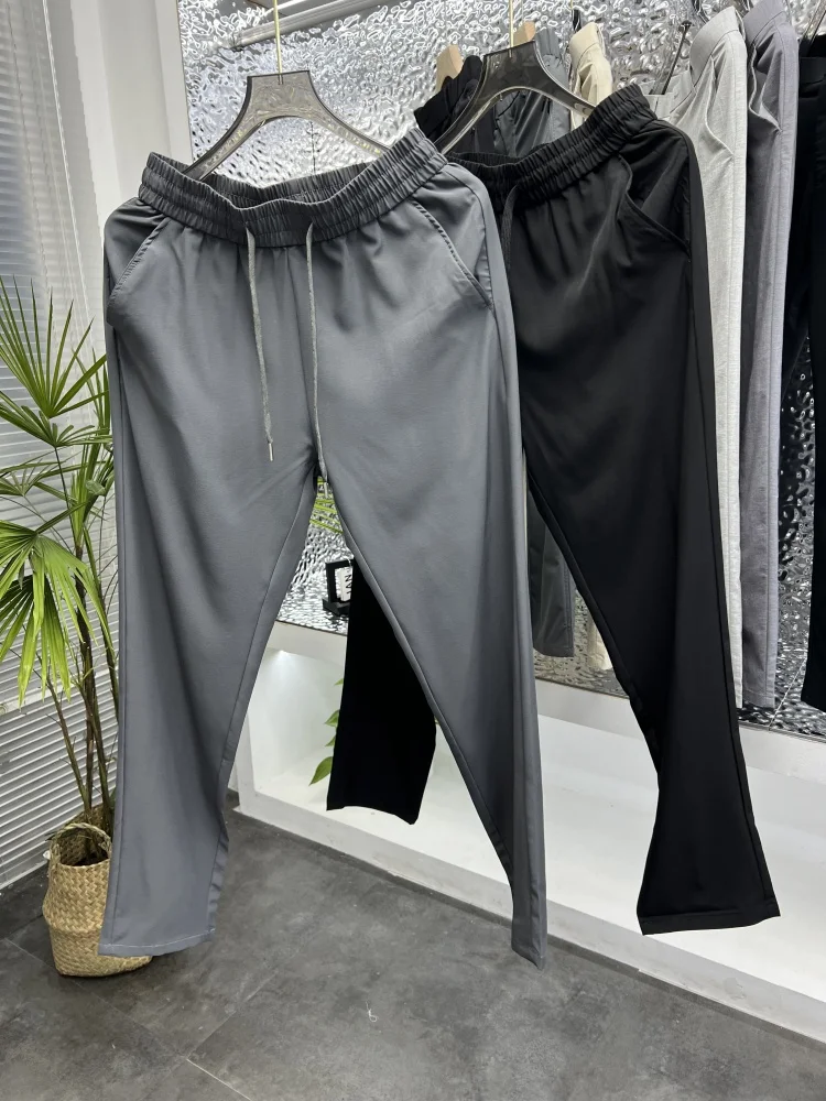 

Ультратонкие брюки с крутой кожей, мужские весенне-летние новые гладкие крутые повседневные брюки с прямыми штанинами, тонкие модели длинных брюк