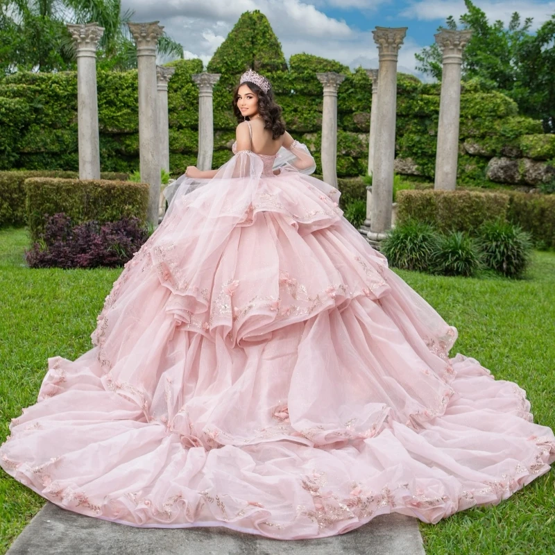 Abito da ballo rosa lucido Abiti Quinceanera Cinghia per spaghetti Paillettes Applique Fiore di pizzo Perline Tull a strati Festa di compleanno Dolce 16