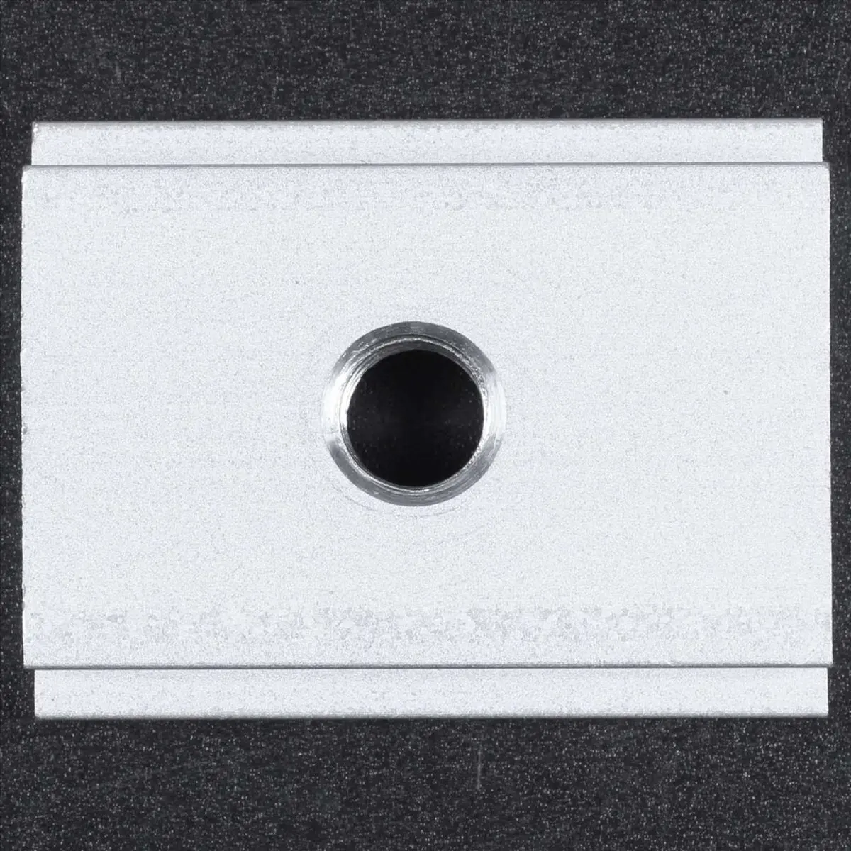 Ecrou-coulissant-coulissant-fiable-m6-en-alliage-d'aluminium-ecrou-a-fente-en-t-pour-outil-de-travail-du-bois-gabarits-de-fixation-a-fente-de-vis-100-pieces