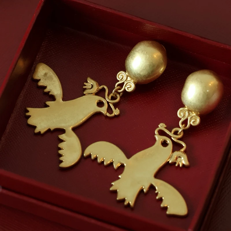 

Europe Vintage Classic Brass Gold Plated Bird Chic Earrings Women Romantic Jewelry Trend