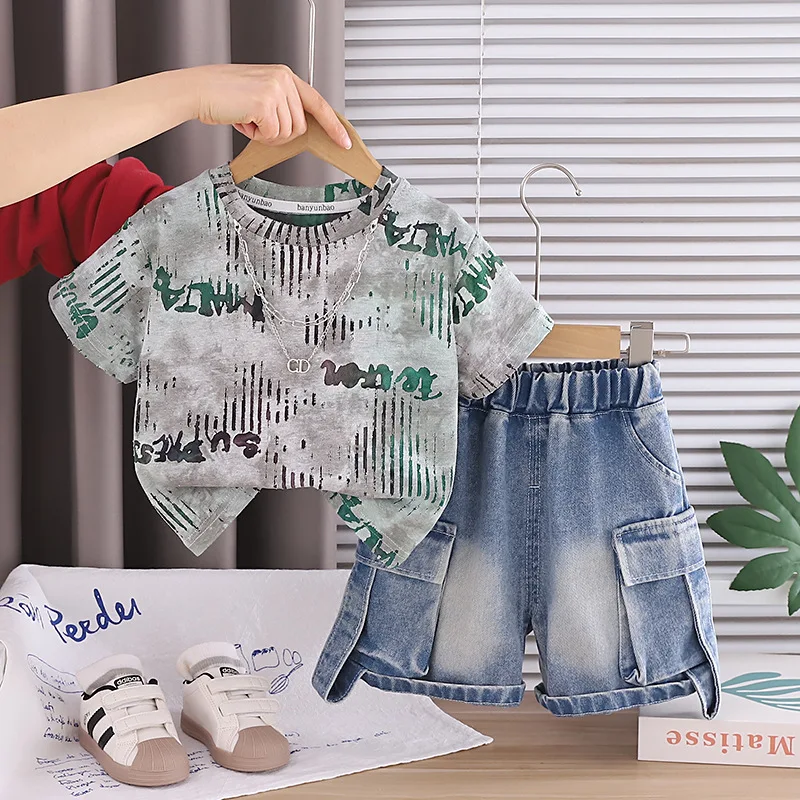2026 Summer New Toddler Boys 2pcs Set Tie Dye Graffiti Print T-shirt with Necklace Cargo Denim Shorts Kids Casual Trendy Outfits