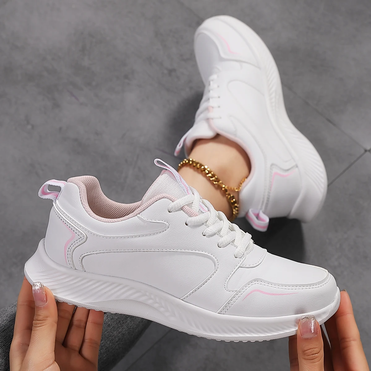 2024 Vrouw Tennis Sneakers Mode Nieuwe Comfort Sport Board Schoenen Vrouwen Lente Zomer Dames Dames Schoen Pu