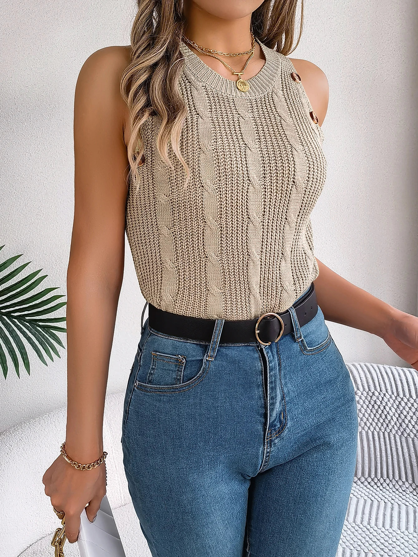 2024 New Fashion Crew Neck Button Decor Sleeveless Knitted Top For Women Summer Vacation Vest