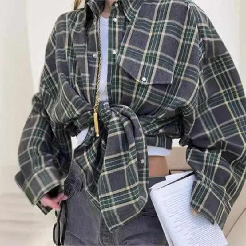 Women Vintage Long Sleeve Shirt Oversized Plaid Shirt Autumn Winter Fashion Loose Lapel Pocket Shirt Fit Blouse Korean Style