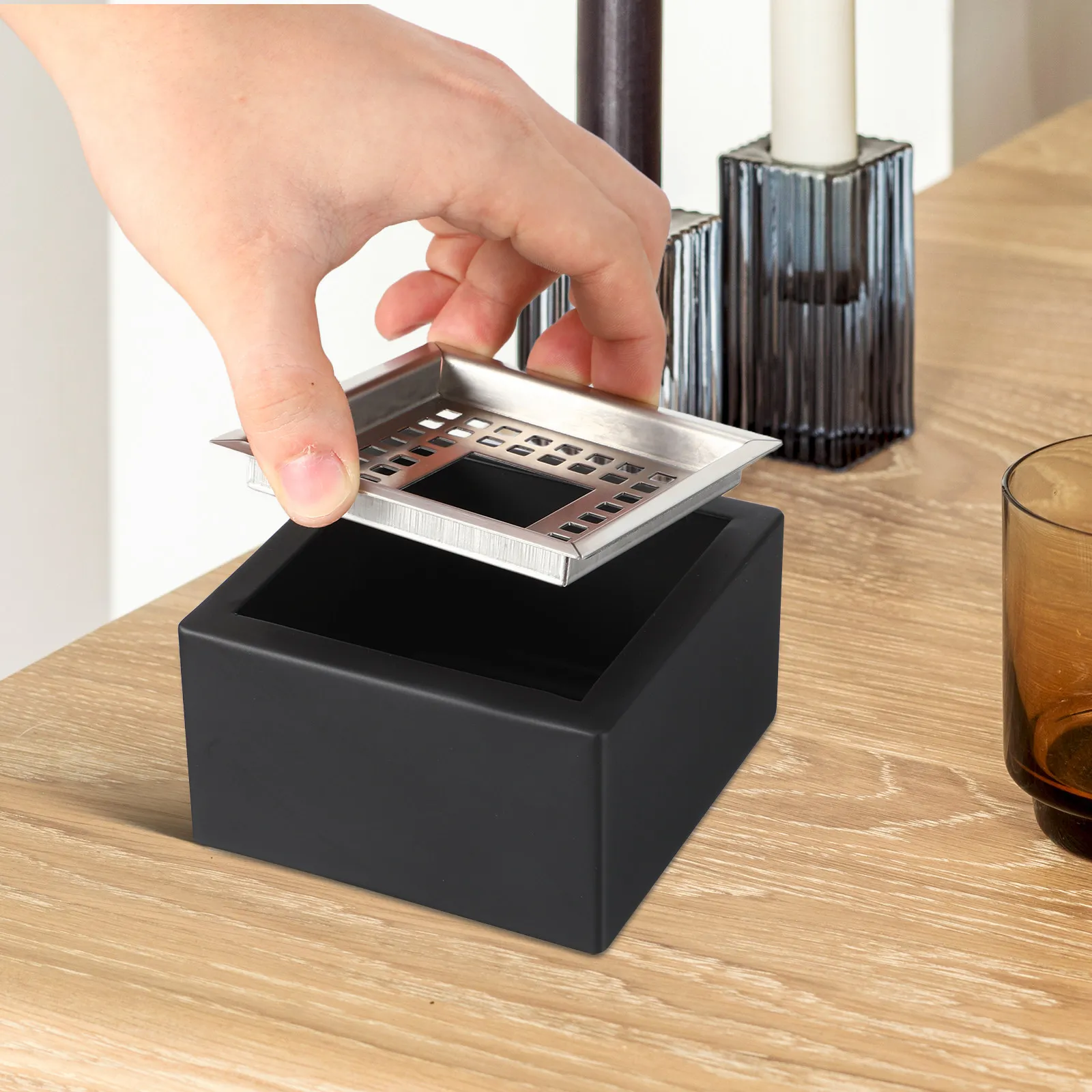 

Simple Ashtray Home Office Decoration Ashtrays Steel Windproof Cigarette Accessory Standing Bin Square