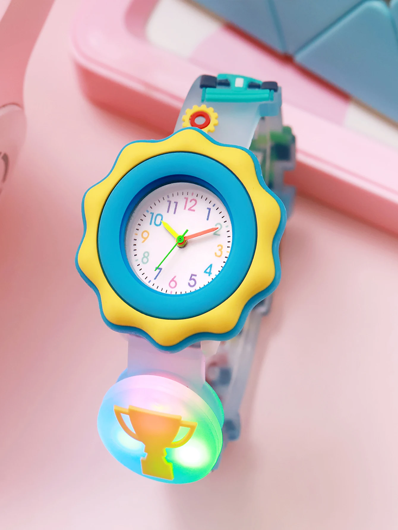 ساعة كوارتز بإضاءة رائعة بنمط سباق كرتوني لطيف، مناسبة لهدايا عيد الميلاد والهالوين، متعددة الألوان اختيارية #3