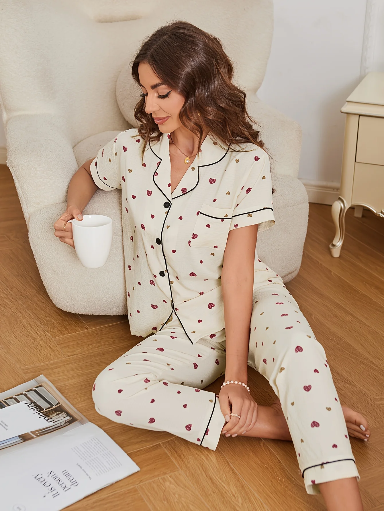 Allover Heart Print Pajama Set Casual Short Sleeve Buttons Lapel Top & Elastic Pants Women\'s Sleepwear