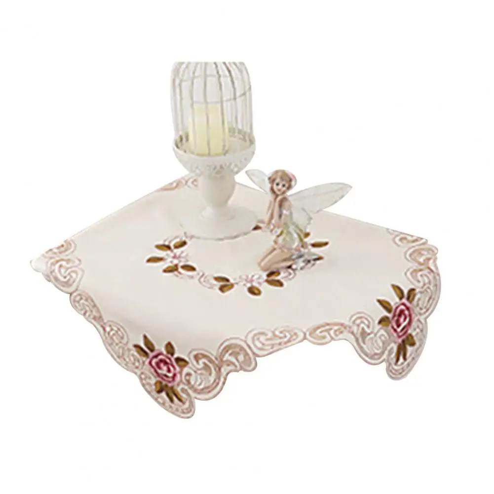 1 Piece Floral Round Tablecloth 2 Sizes Available Retro Floral Pattern Printed Tablecloth Edge Embossing Process Tablecloth