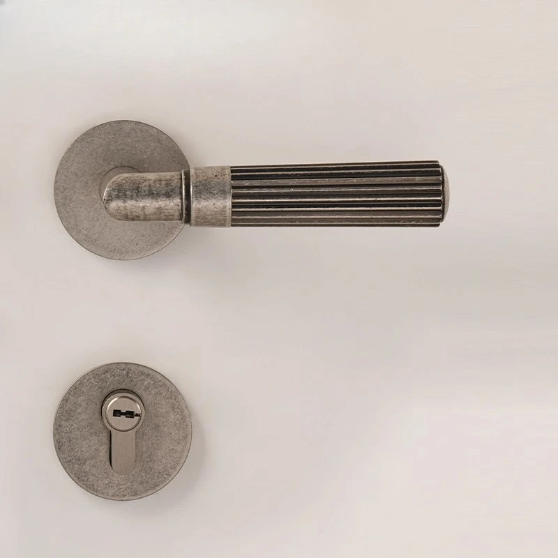 

Бесшумная внутренняя полностью медная средневековая дверная ручка, оригинальный дизайн, ретро, старая спальня, деревянная дверь, древний серебряный дверной замок