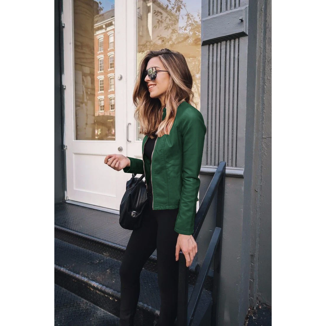 Elegancki płaszcz damski ze skóry PU, nowy model na jesień i zimę, zapinany na zamek, dopasowany krój, długi rękaw.