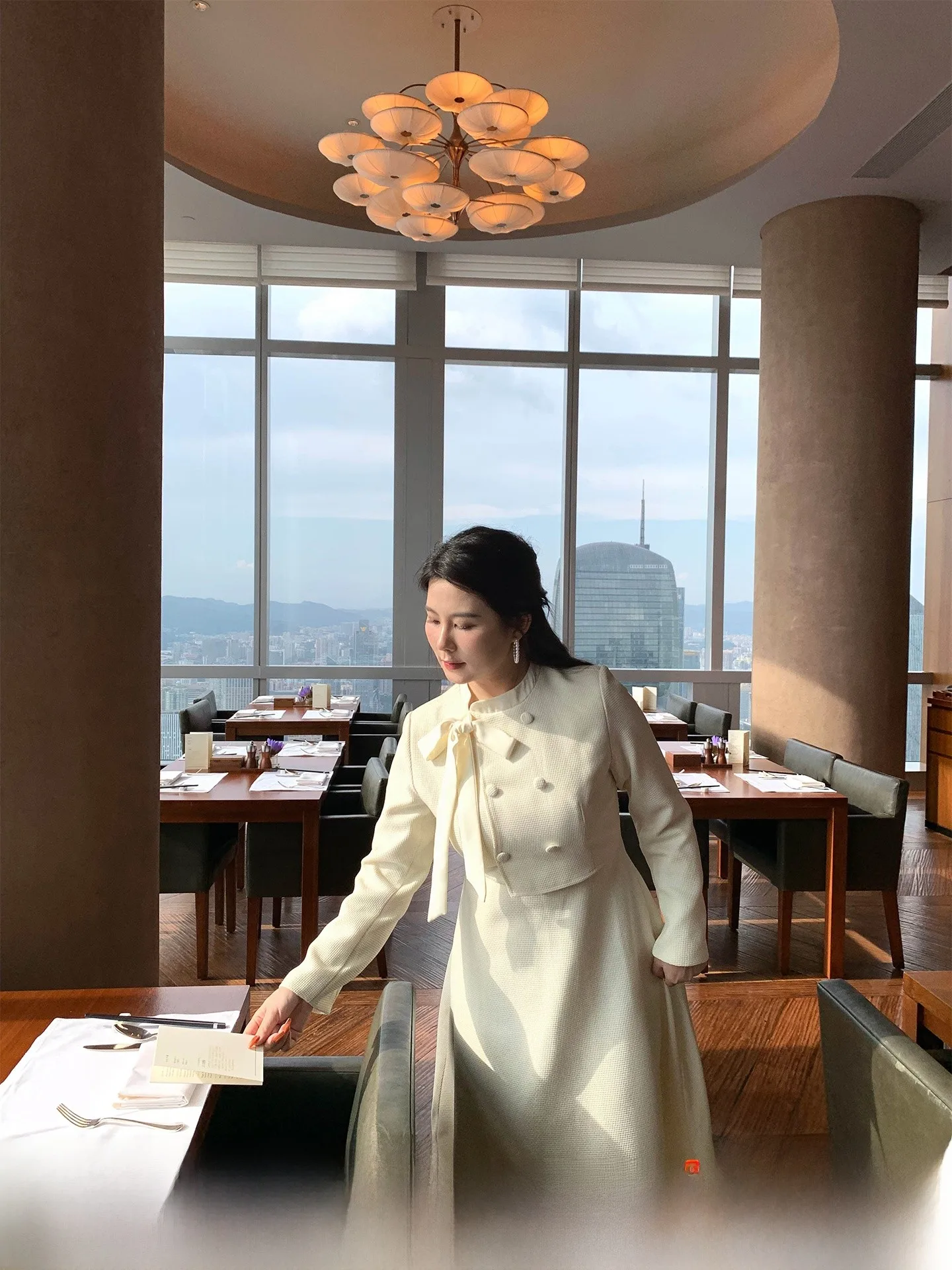 

Новое осеннее элегантное женственное длинное платье А-силуэта больших размеров, скрывающее недостатки фигуры, для женщин больших размеров, класса люкс