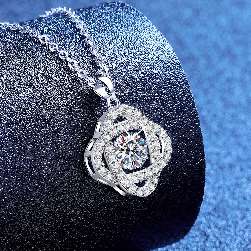 1.0ct Moissanite S925 Silver Necklet Pendant for Women Men Plated Platinum Rotate Pattern Beating Heart Charm Necklace Wholesale